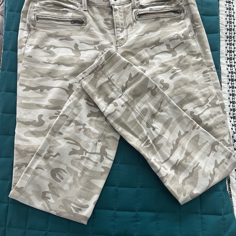 Camouflage Skinny Pants
